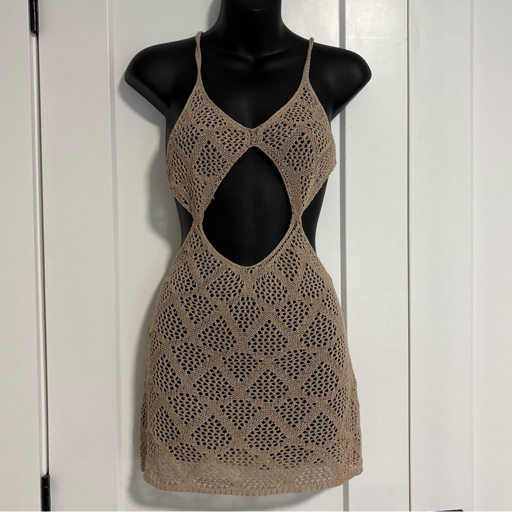 Crochet Coverup Cutout Open Back Tie up Tan‎ Dress Size Medium
